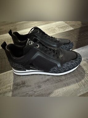 Women’s Michael Kors Black Logo-Pattern Low-Top Sneakers
